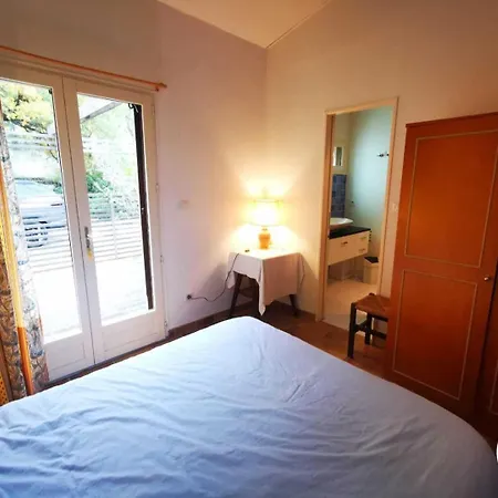 Vakantiehuis Le Jardin Des Loriots Saint-Etienne-de-Gourgas
